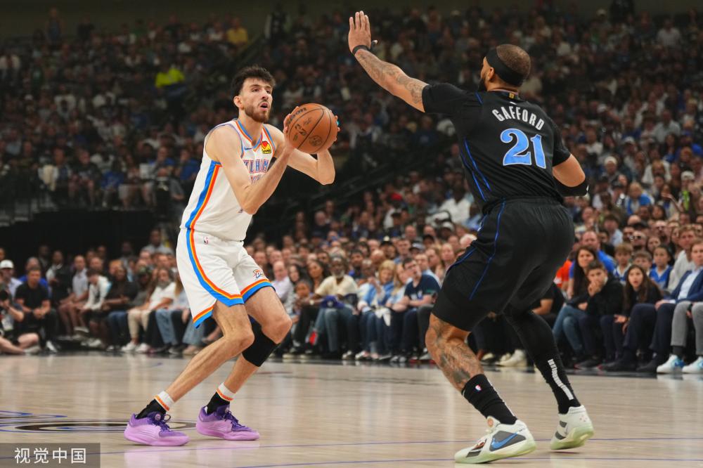 他用令人惊 他用令人惊