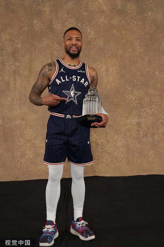 老詹降薪 老詹降薪